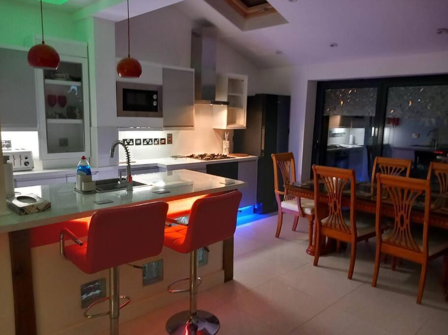 Luxury Holiday Home, Near Beach Southend-on-Sea Zewnętrze zdjęcie